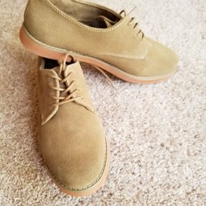Women's tan nubuck oxfords. So cute with jeans
